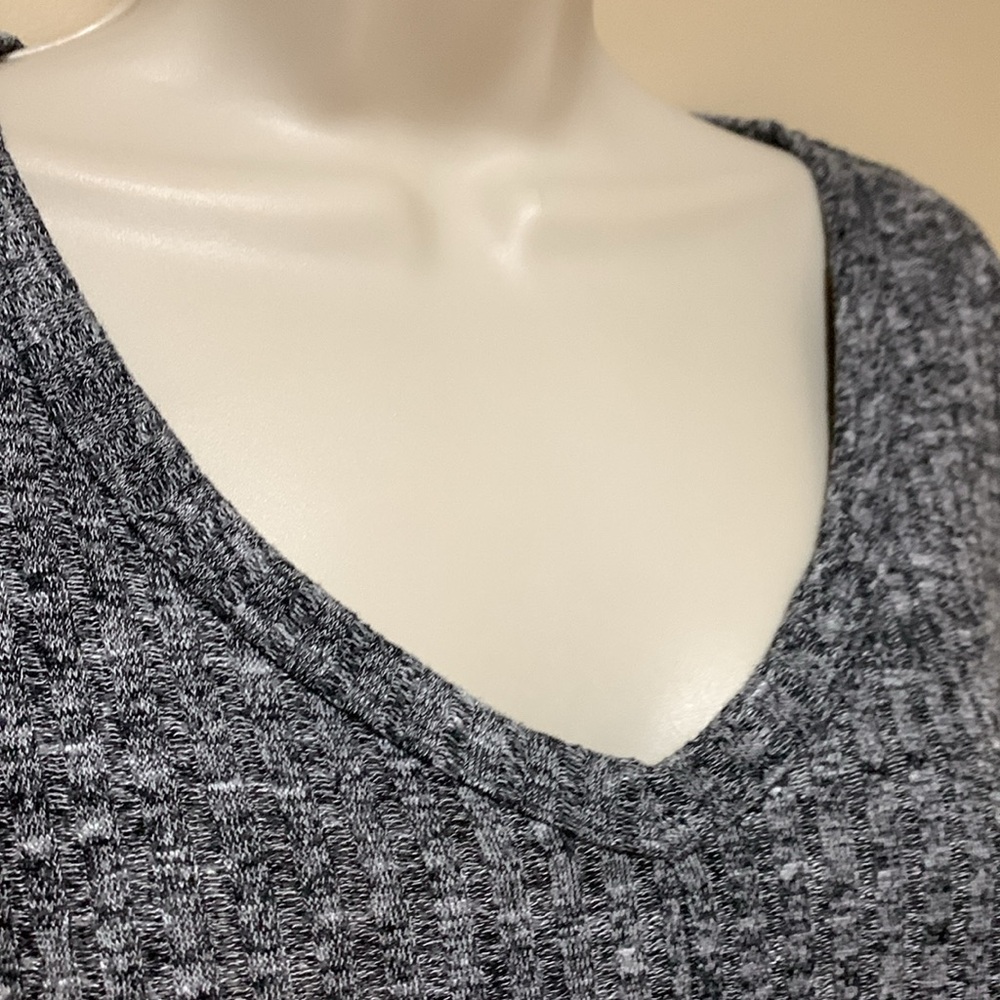 American Threads top - Picture 2 of 10